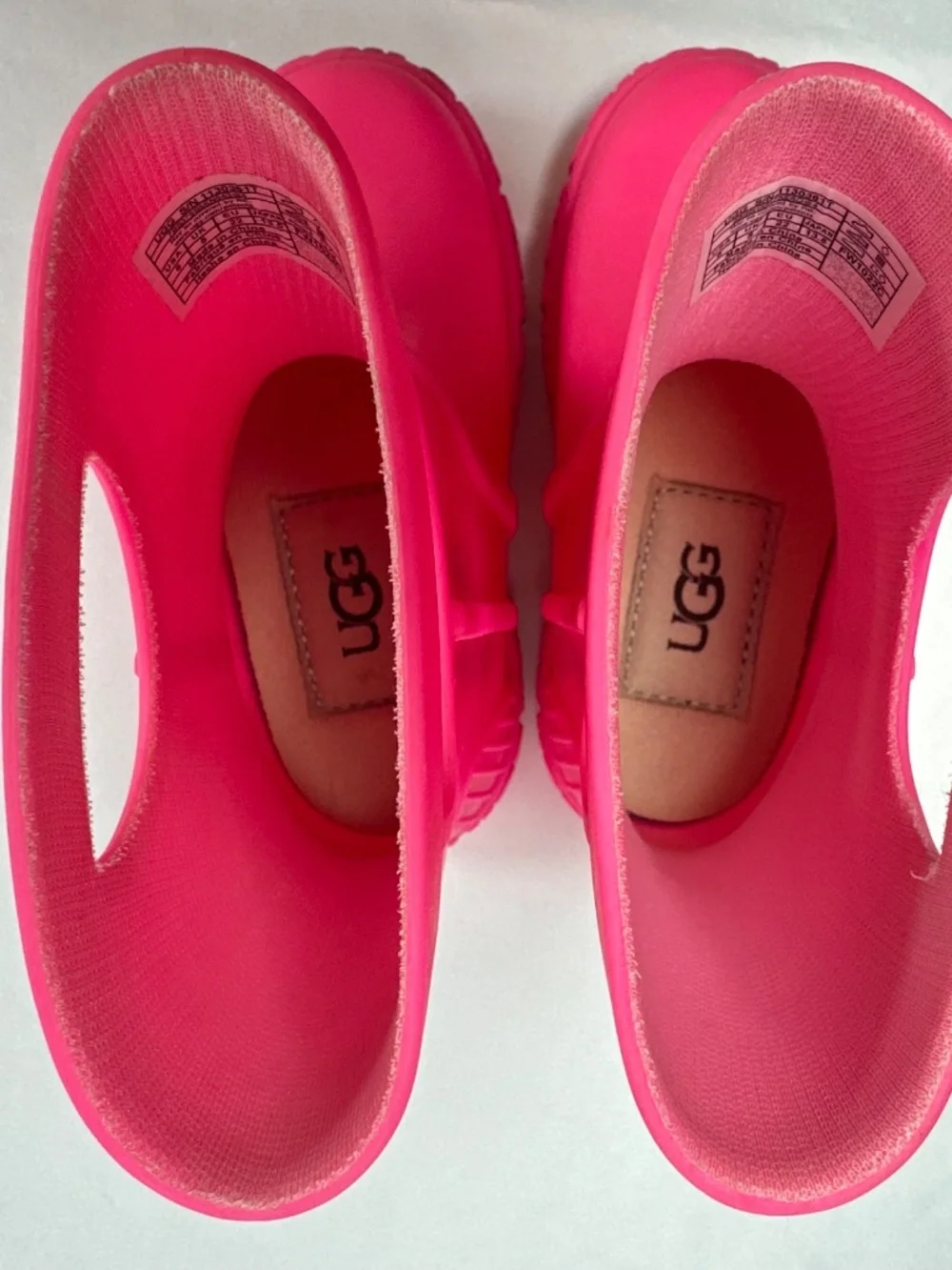 Pink UGG Rubber Rain Boots for Little Girls, Size 6, Embossed Logo, Round Toe